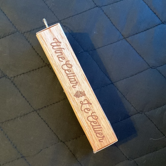 NIP- Cork screw bottle opener fridge magnet - Picture 2 of 5